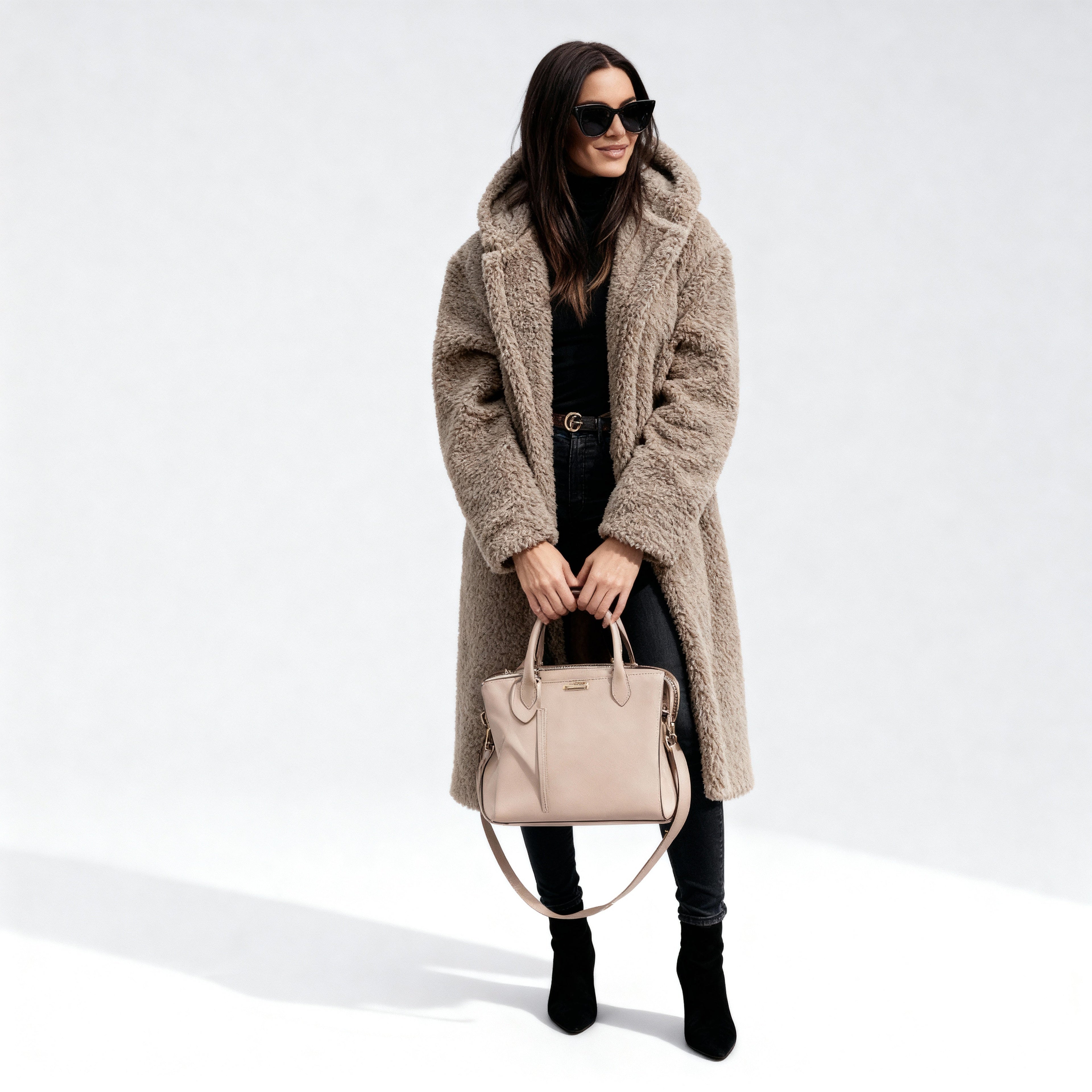 Stylowy długi płaszcz z sztucznego futra dla kobiet