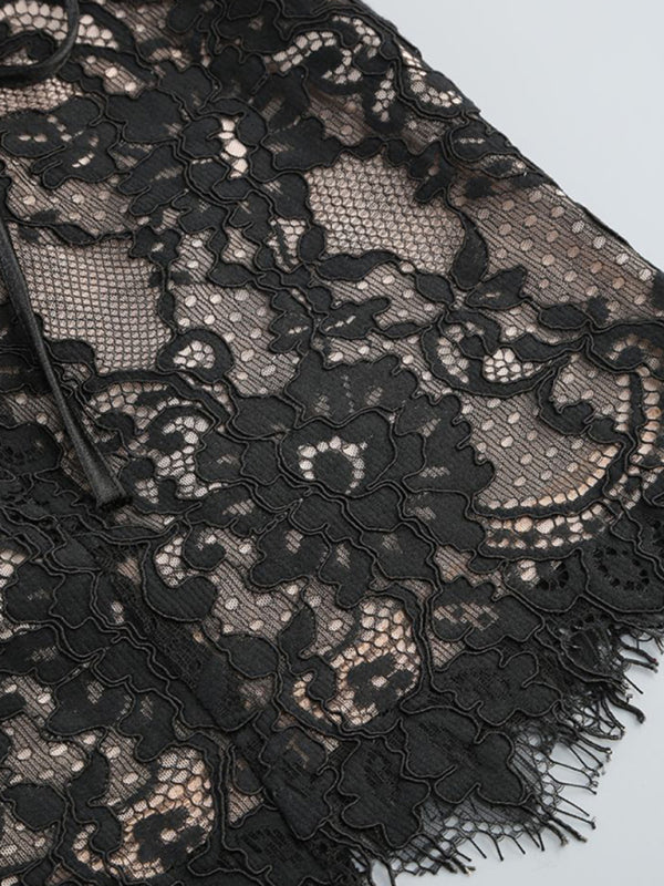 Stylowa Mini Sukienka z Koronkowym Wykończeniem