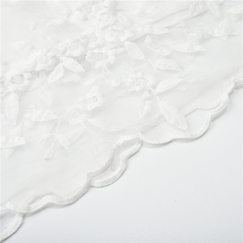 Stylowa biała sukienka na lato