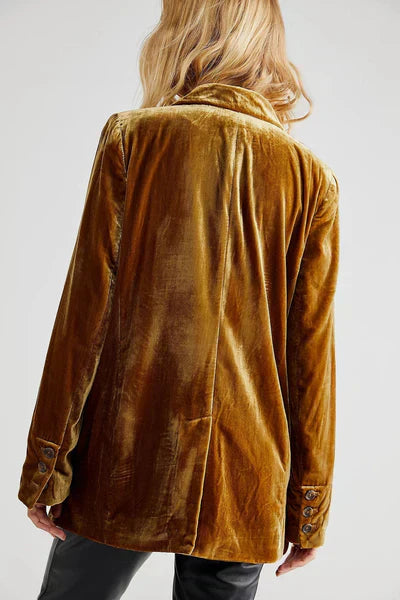 Elegancka marynarka z weluru z długimi rękawami i guzikami