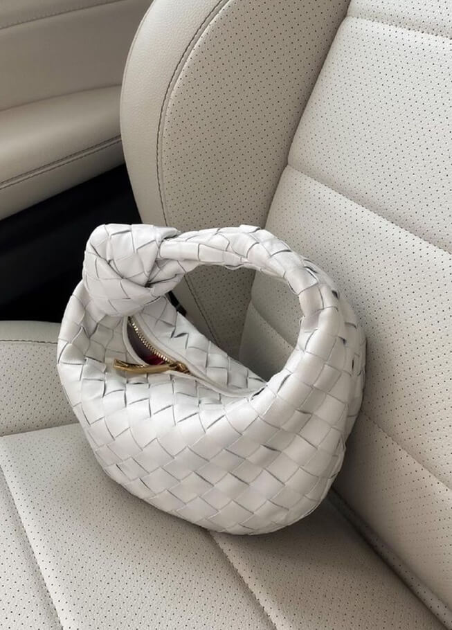Stylowa torebka z plecionym wzorem